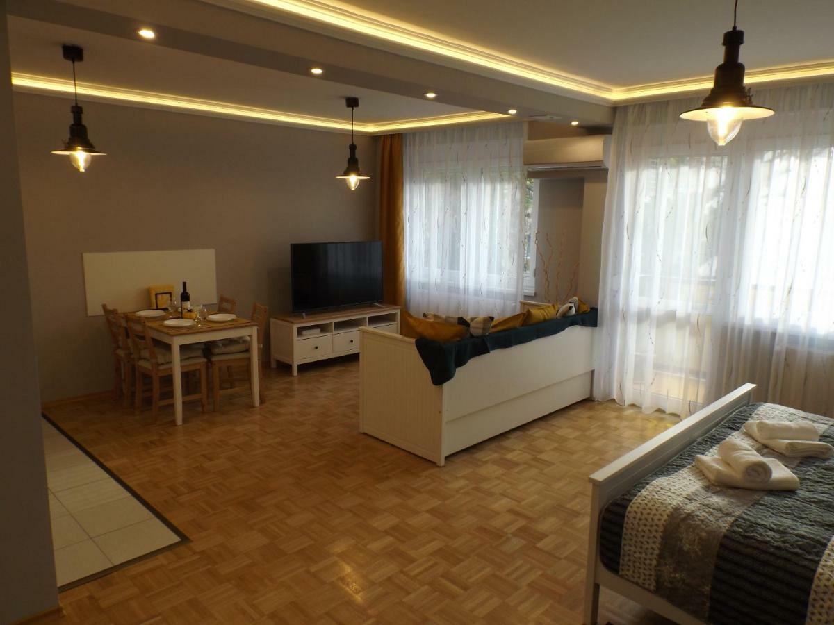 Vitalis Apartman เอ็กเกอร์ ภายนอก รูปภาพ