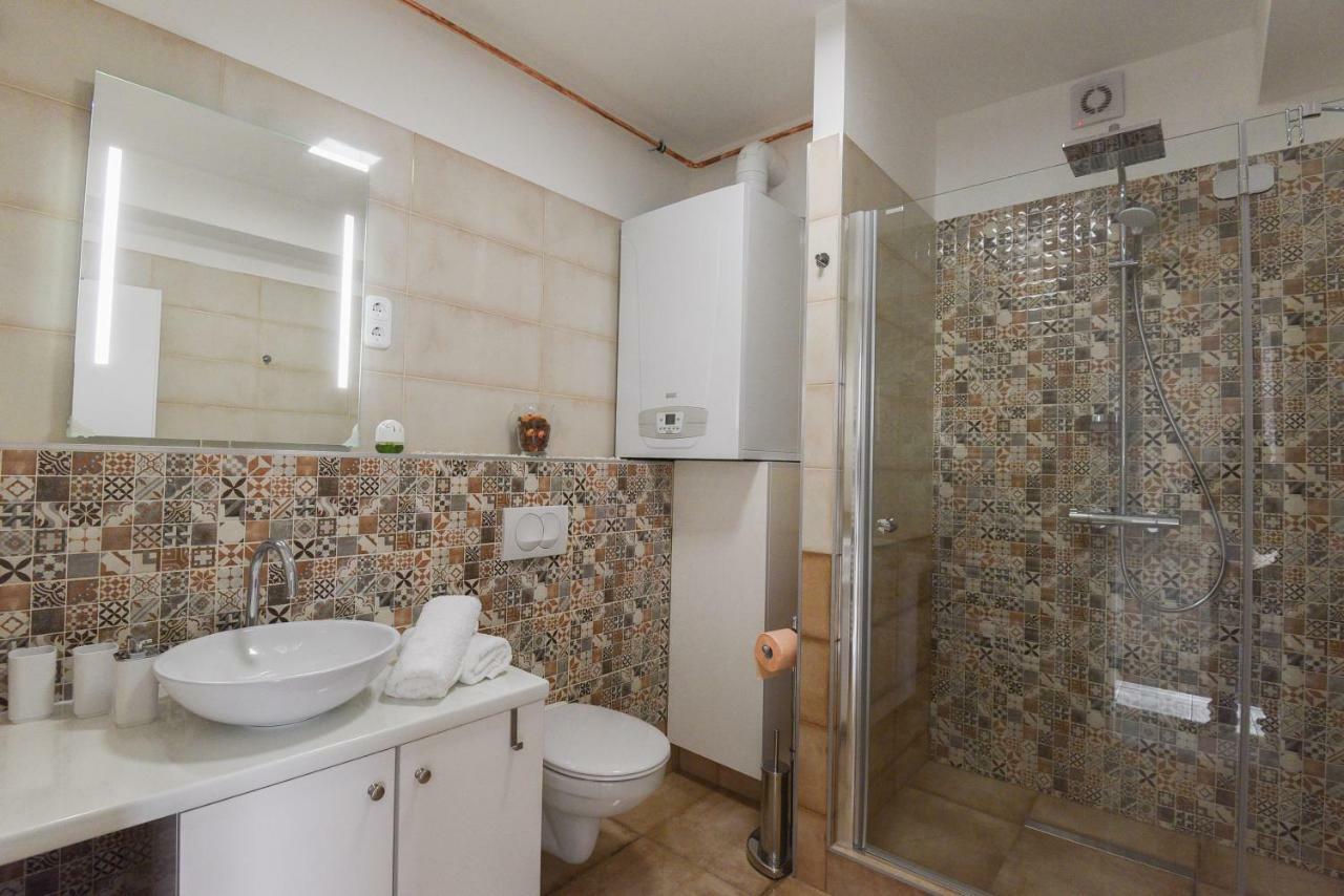 Vitalis Apartman เอ็กเกอร์ ภายนอก รูปภาพ