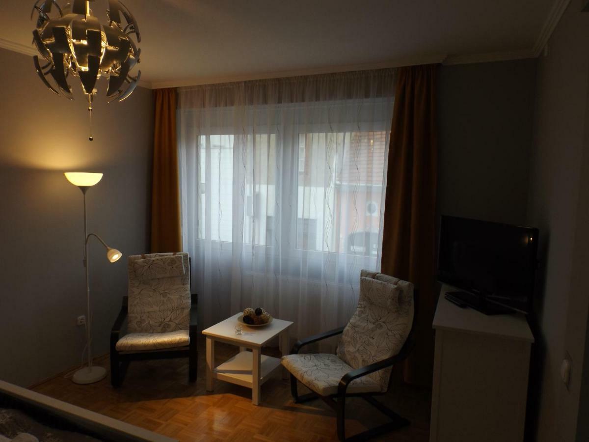 Vitalis Apartman เอ็กเกอร์ ภายนอก รูปภาพ