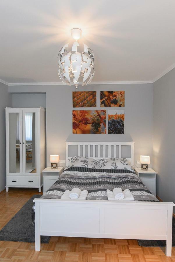 Vitalis Apartman เอ็กเกอร์ ภายนอก รูปภาพ